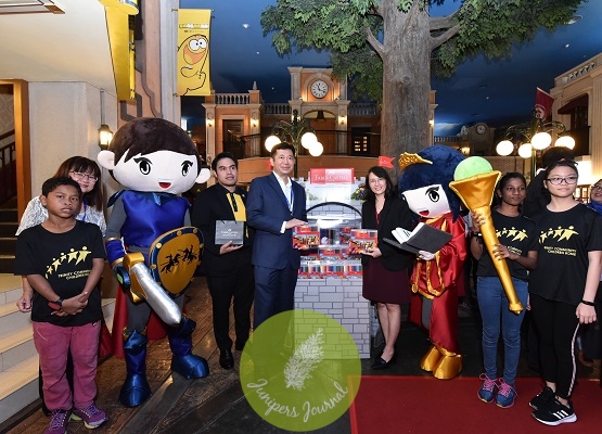 Launch of the Faber-Castell Back To School Castle Heroes Display (L-R) (Ms Wendy Hew, Manager of Trinity Community Children's Home), (Encik Shahrul Nizar Ahmad, Mayor of KidZania Kuala Lumpur), ( Mr Andrew Woon, Managing Director of A.W. Faber-Castell (M) Sdn Bhd), (Ms Ivy Leong, Marketing Manager of A.W. Faber-Castell (M) Sdn Bhd) along with children from Trinity Community Children's Home and the Faber-Castell Castle Heroes