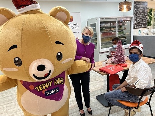 SJMC took its 'Tis the Season to Be Healthy' Mobile Clinic to 18 locations around the Klang Valley, providing free health checks while spreading awareness of the importance of caring for one's well-being